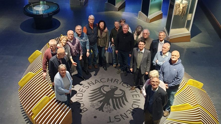 Die Teilnehmer der KERH Potsdam beim Besuch des Bundesnachrichtendienstes. Foto: Ulrich Stehr