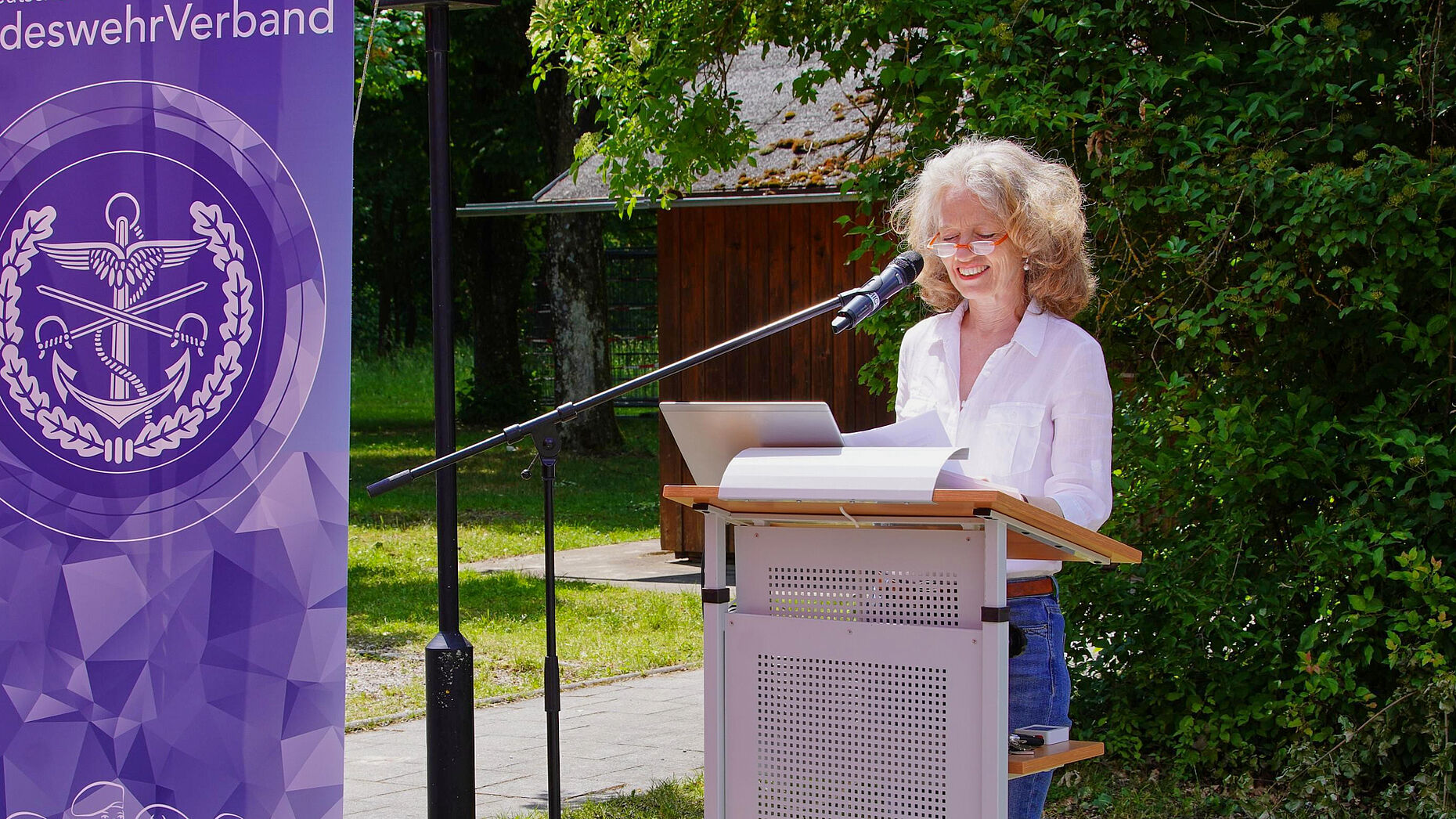 Die Präsidentin der Universität, Prof. Eva-Maria Kern, sieht die Rolle der Universität als Bindeglied zwischen Wissenschaft, Gesellschaft und Streitkräften. Fotos: TruKa UniBw München