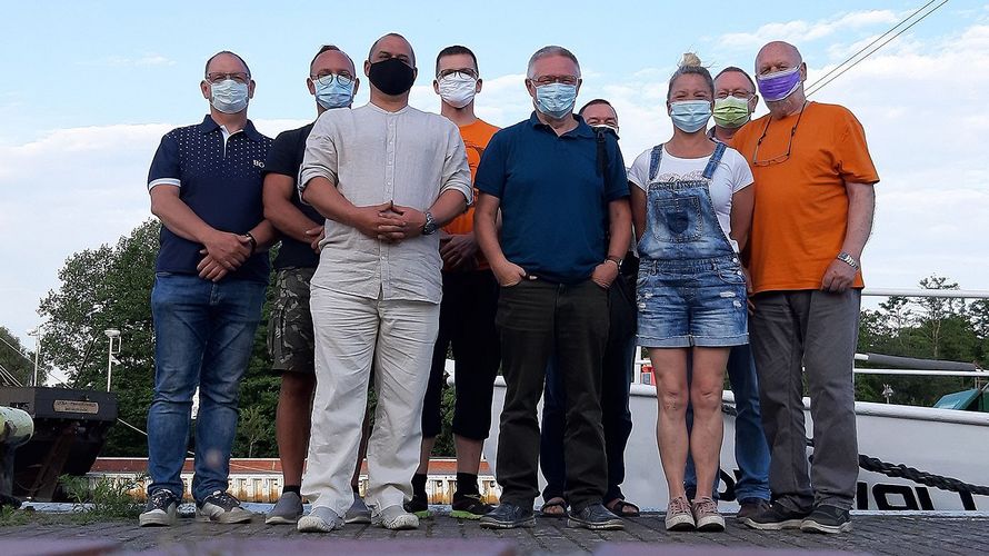 Mit einem lachenden und einem weinenden Auge verlässt StFw Gabriela Raue ihre Kameraden (3.v.r.). Foto: Privat