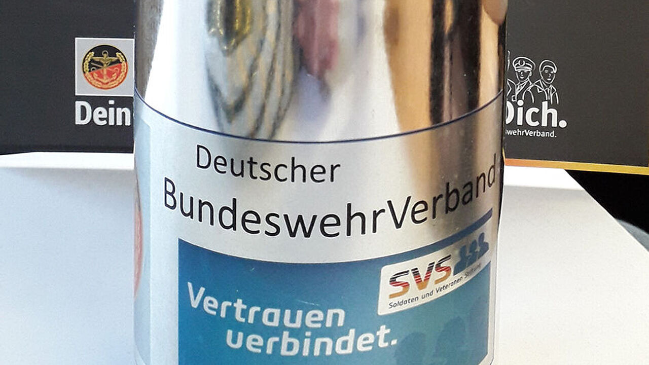 Kommandeure spendeten zu Gunsten Soldaten und Veteranen Stiftung (SVS). Foto:  Gerald Arleth