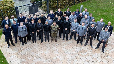 Rund 40 Soldatinnen und Soldaten trafen sich zur Mannschaftstagung auf Einladung des DBwV in Berlin. Foto: DBwV/Yann Bombeke