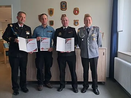 Jens Wohlgemuth 8von links), Moritz Steiner, Patrick Baur und Gerd Dombrowski. Foto: DBwV