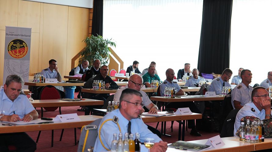 Delegierte aus allen Statusgruppen nahmen an der Bezirkstagung in Thüringen teil. Foto: DBwV/Hahn