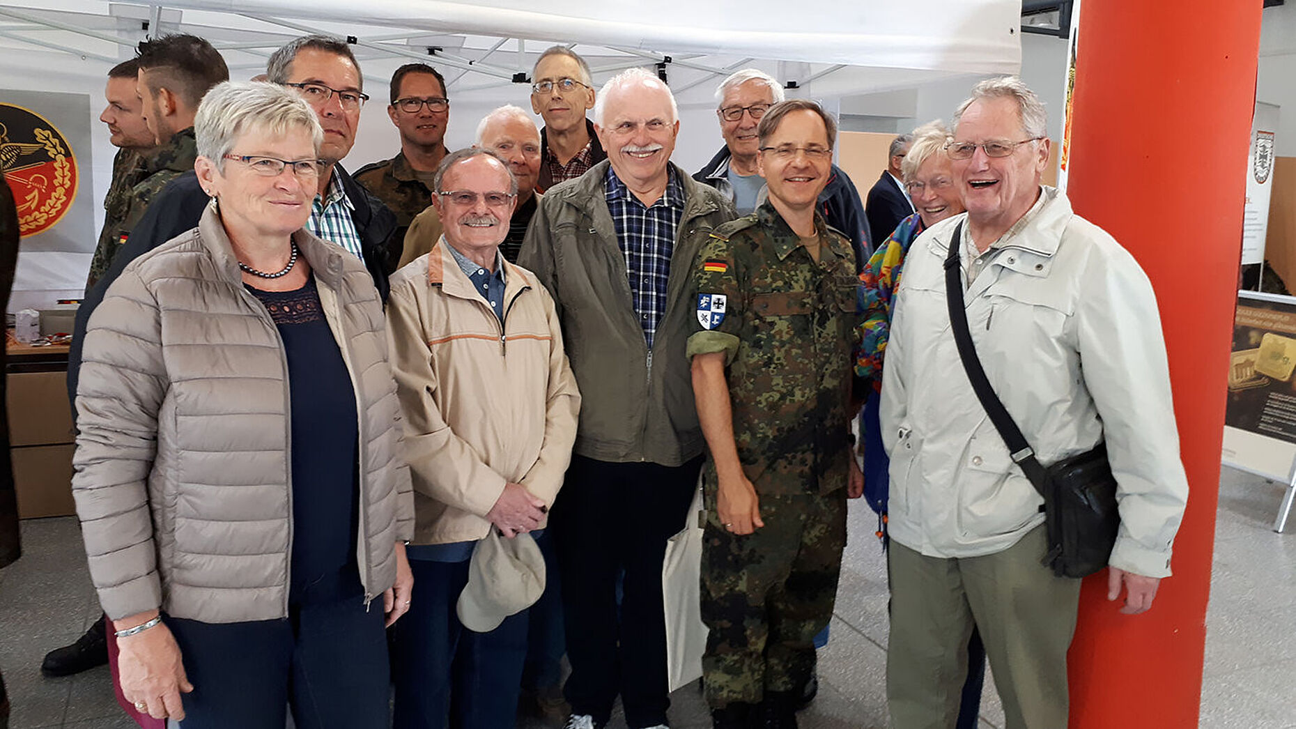 Der DBwV-Stand war ein beliebter Treffpunkt für das Personal aus dem ZOpKomBw, ihre Familienangehörigen sowie die Mitglieder der ERH Mayen-Andernach-Mendig. Foto: Sven Stöcklein
