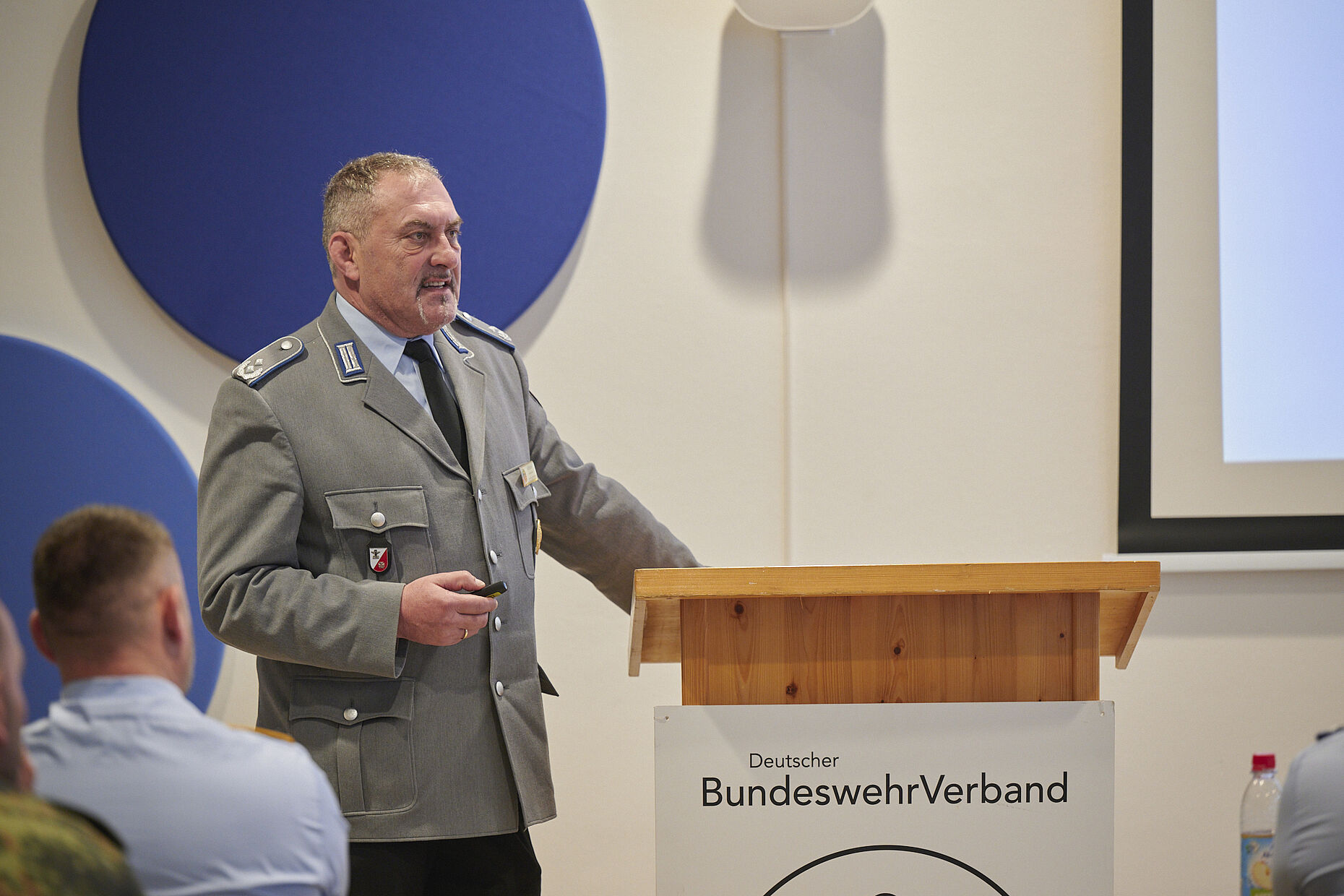 Landesvorsitzender Oberstleutnant a.D. Josef Rauch forderte erneut eindeutige und zeitnahe politische Entscheidungen. Foto: Ingo Kaminsky