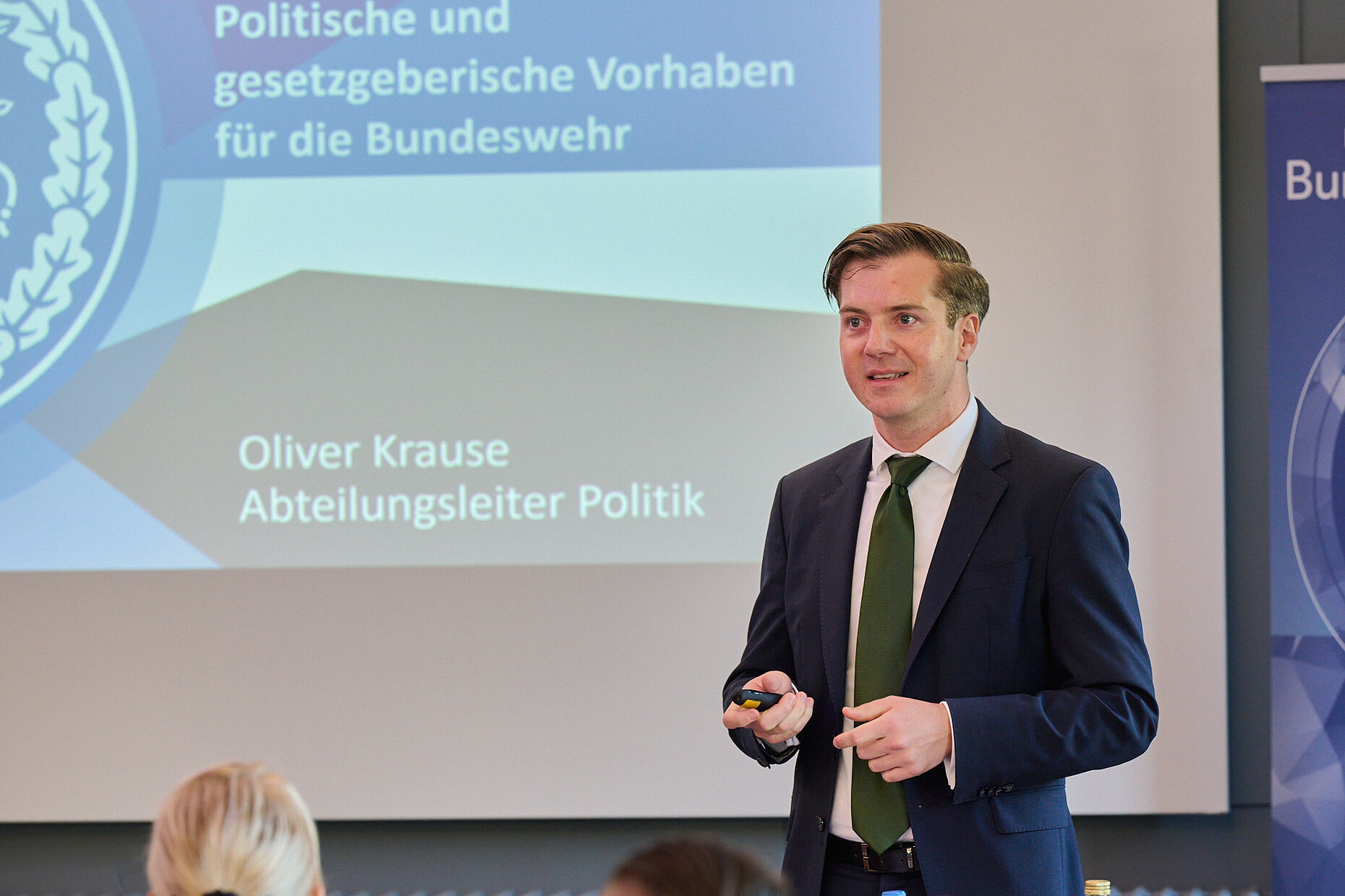 Oliver Krause stellte aktuelle sicherheits- und verteidigungspolitische Entwicklungen vor und machte deutlich, für welche Interessen der Soldaten sich der DBwV weiterhin einsetzt. Foto: Ingo Kaminsky