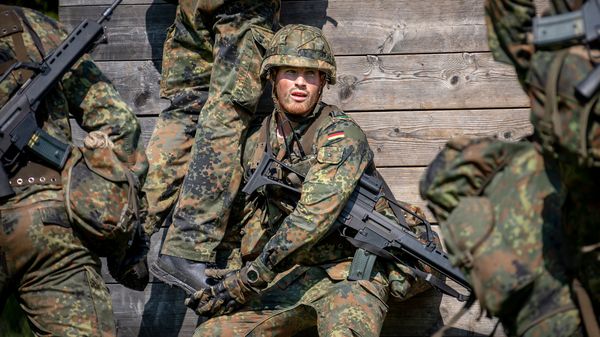 Im zweiten Jahr der Pandemie will der DBwV vor allem Sorge dafür tragen, dass die Bundeswehr nachhaltig berücksichtigt wird und nicht durch massive Kürzungen des Verteidigungsetats zum Stopfen der Haushaltslücken ins Hintertreffen gerät. Foto: Bundeswehr/Marco Dorow