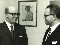 Christian Sørensen, Gründungspräsident von EUROMIL (l.), im Gespräch mit Vizepräsident Heinz Volland bei der Vorbereitung der Sitzung des vorläufigen Präsidiums im März 1971 in Bonn.   Fotos: DBwV/Archiv