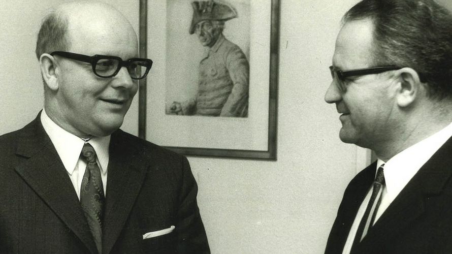 Christian Sørensen, Gründungspräsident von EUROMIL (l.), im Gespräch mit Vizepräsident Heinz Volland bei der Vorbereitung der Sitzung des vorläufigen Präsidiums im März 1971 in Bonn.   Fotos: DBwV/Archiv