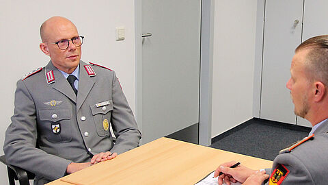 Oberst i.G. Andreas Chacón Blazquez freut sich auf die neuen Aufgaben und möchte sich aktiver für die Belange der Menschen der Bundeswehr einsetzen. Foto: DBwV/Bombeke