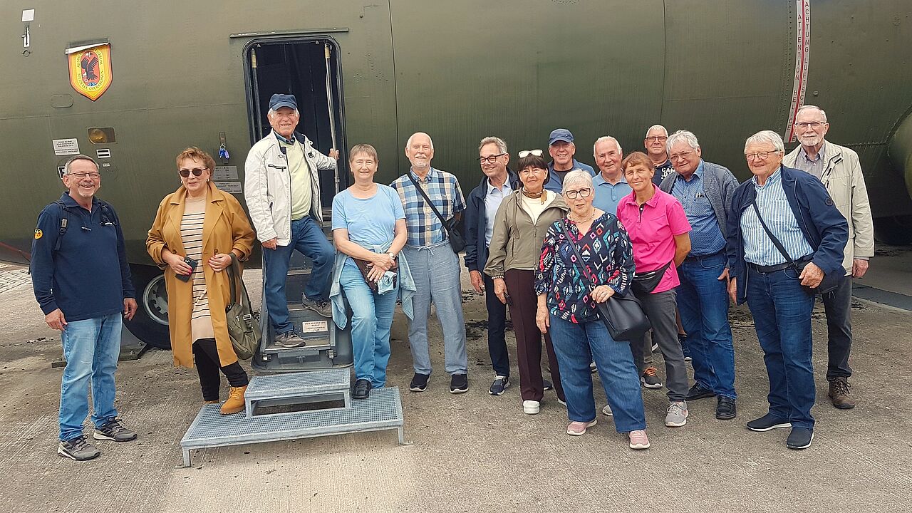 Mitglieder der KERH Mengen/Hohentengen erhielten im Ausbildungszentrum Spezielle Operationen in Pfullendorf spannende Einblicke in Auftrag, Ausbildung und Fähigkeiten der Spezial- und Spezialisierten Kräfte der Bundeswehr. Foto: DNZ