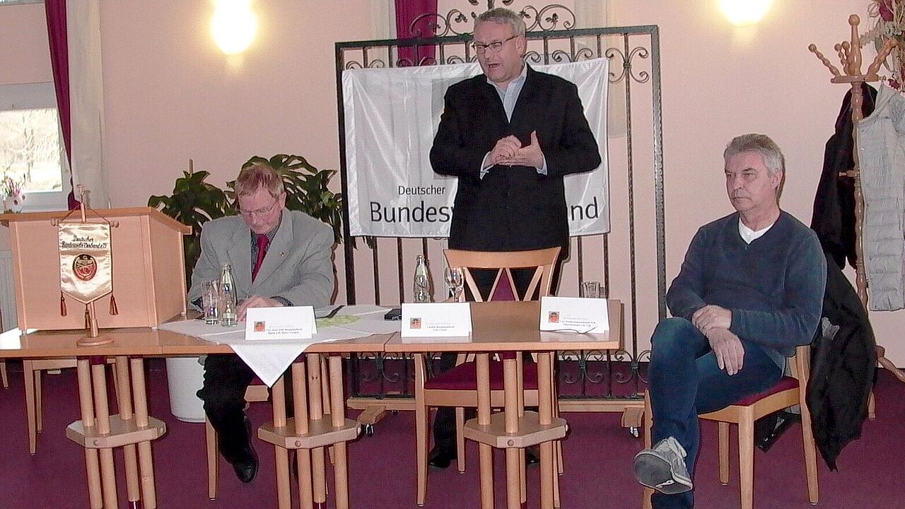 Landrat des Burgenlandkreises, Götz Ulrich (Mitte) Foto: KERH/Grunert