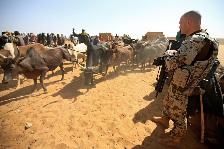 Der Einsatz in Mali ist fordernd: In der Trockenzeit ist es extrem staubig und heiß. Foto: Bundeswehr/Sebastian Wilke