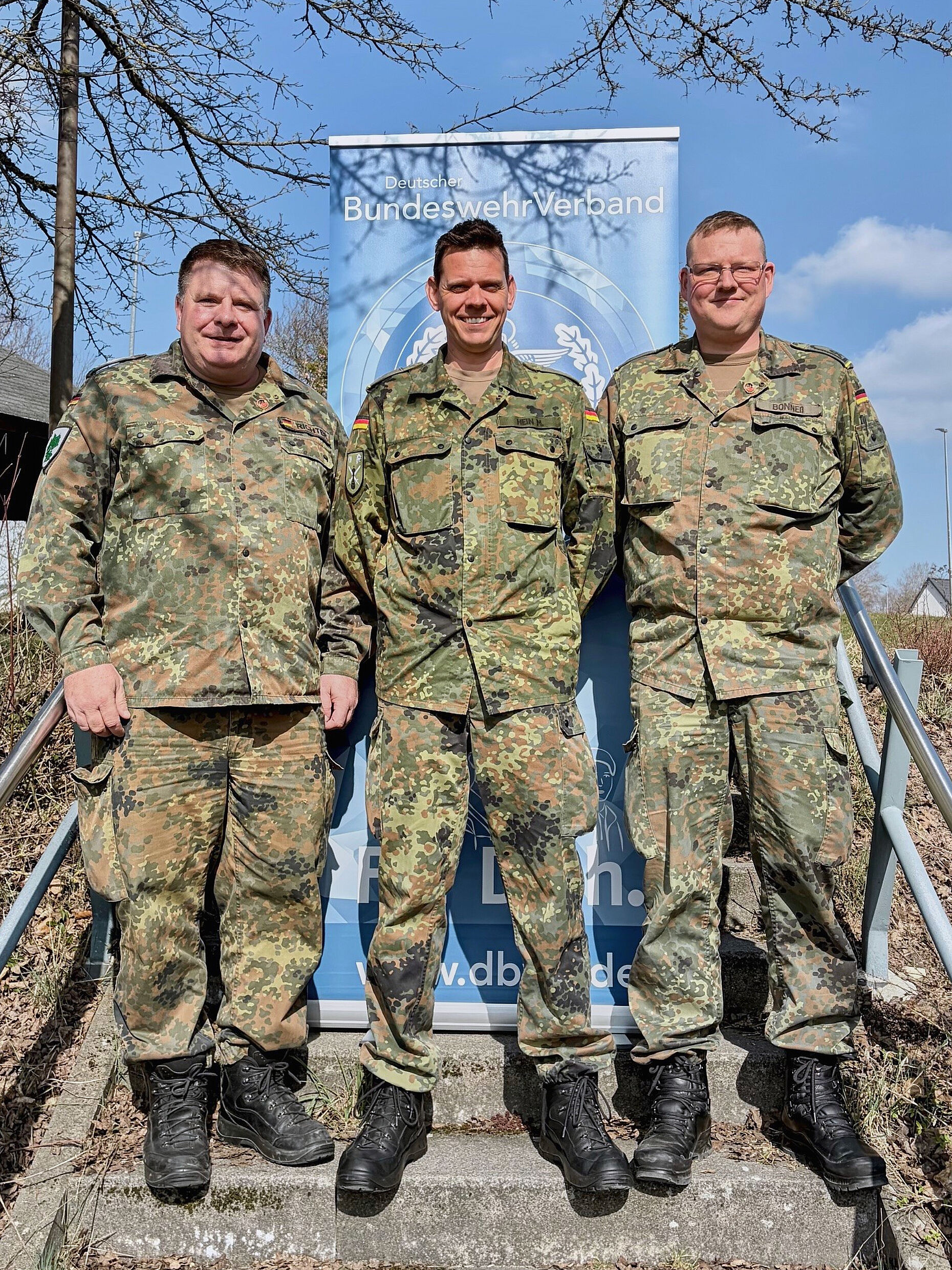 StoKa-Vorsitzender Hauptmann Michael Hein und die TruKa-Vorsitzenden Oberstabsfeldwebel Mike Richter und Hauptfeldwebel Mario Bonneß. Foto: Oliver Hartmann