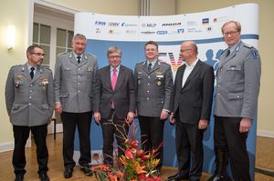 Vorsitzender Sanitätsdienst Oberstabsfeldwebel Stefan Sprengers, Oberstleutnant Thomas Behr, Vorsitzender der Soldaten und Veteranen Stiftung, Wehrbeauftragter Hans-Peter Bartels, DBwV-Bundesvorsitzender Oberstleutnant André Wüstner, MdB Fritz Felgentreu 