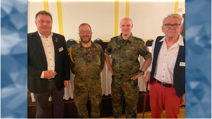 Der neue Vorstand der StoKa München (von links) mit Stellvertreter Hauptmann a.D. Sebastian Raguse, Vorsitzendem Hauptfeldwebel Mirko Lange, Kassenverwalter Hauptfeldwebel Steffen Scholz und Schriftführer Hauptmann a.D. Erwin Zacherl. Foto: Hubert Velten