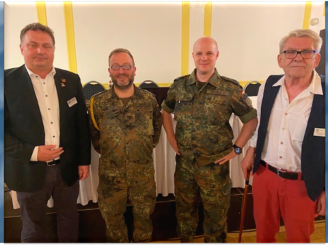 Der neue Vorstand der StoKa München (von links) mit Stellvertreter Hauptmann a.D. Sebastian Raguse, Vorsitzendem Hauptfeldwebel Mirko Lange, Kassenverwalter Hauptfeldwebel Steffen Scholz und Schriftführer Hauptmann a.D. Erwin Zacherl. Foto: Hubert Velten