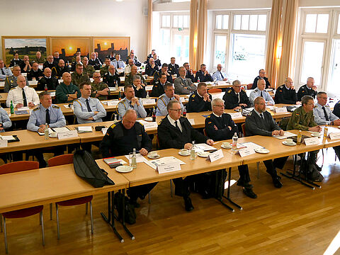 Auf die Teilnehmer des Alterssicherungsseminars in Husum warteten vielfältige Informationen. Foto: LV Nord