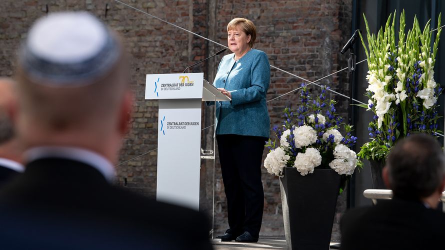 In ihrer Festrede fand Bundeskanzlerin Angela Merkel deutliche Worte gegen Rassismus und Antisemitismus in Deutschland. Foto: picture alliance/dpa/dpa Pool | Bernd von Jutrczenka
