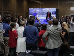 Gedrückte Stimmung: Bundeskanzlerin Angela Merkel und US-Präsident Donald Trump stehen auf dem Nato-Gipfel im Mittelpunkt Foto: dpa