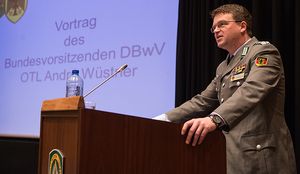 André Wüstner gab den zivilen und militärischen Angehörigen des Standorts SHAPE einen Einblick in die aktuelle Verbandsarbeit.