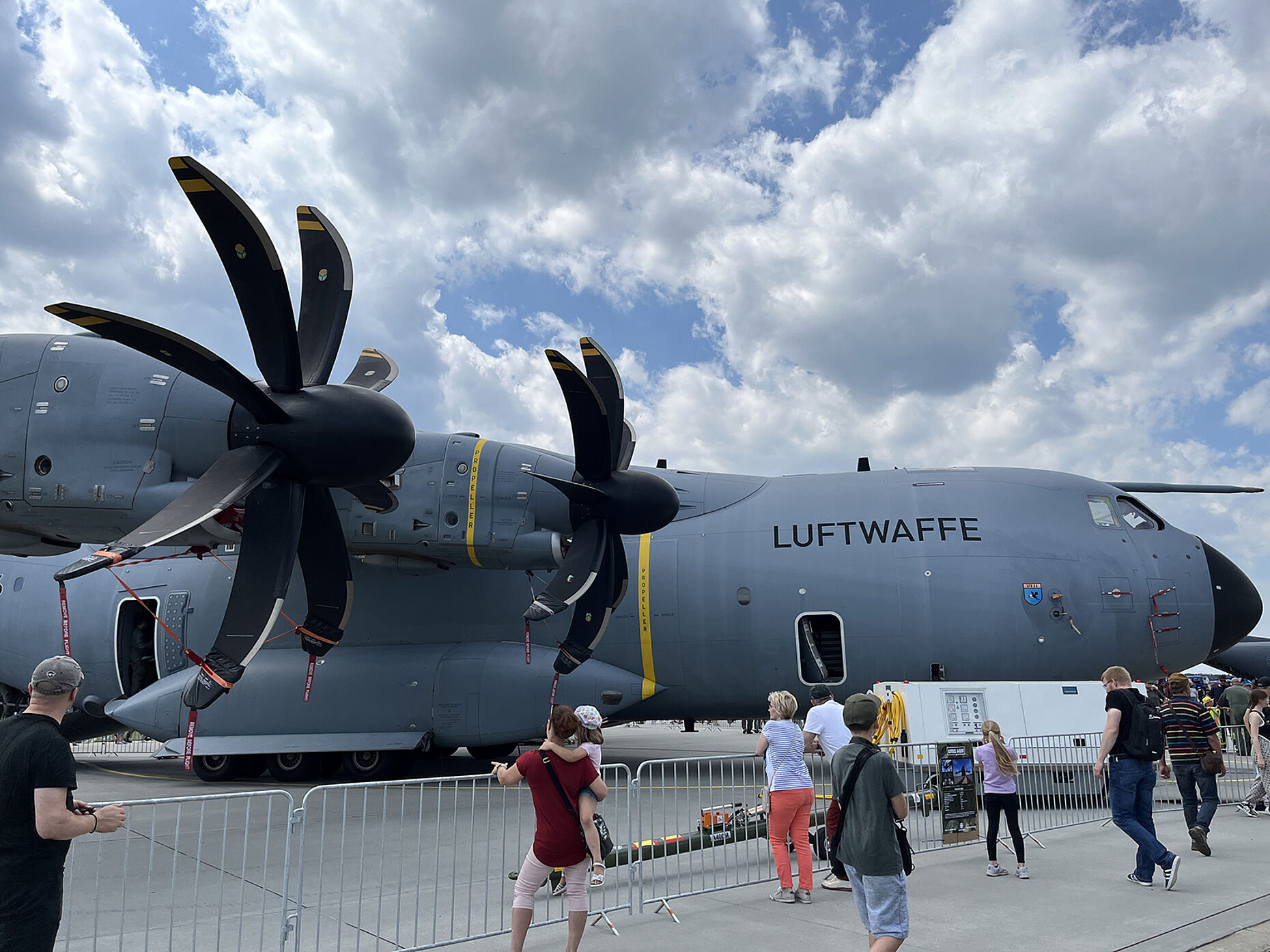Auch ein Transportflugzeug A400M konnte aus nächster Nähe begutachtet werden. Foto: DBwV/Anne Jekien