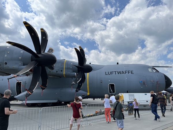 Auch ein Transportflugzeug A400M konnte aus nächster Nähe begutachtet werden. Foto: DBwV/Anne Jekien