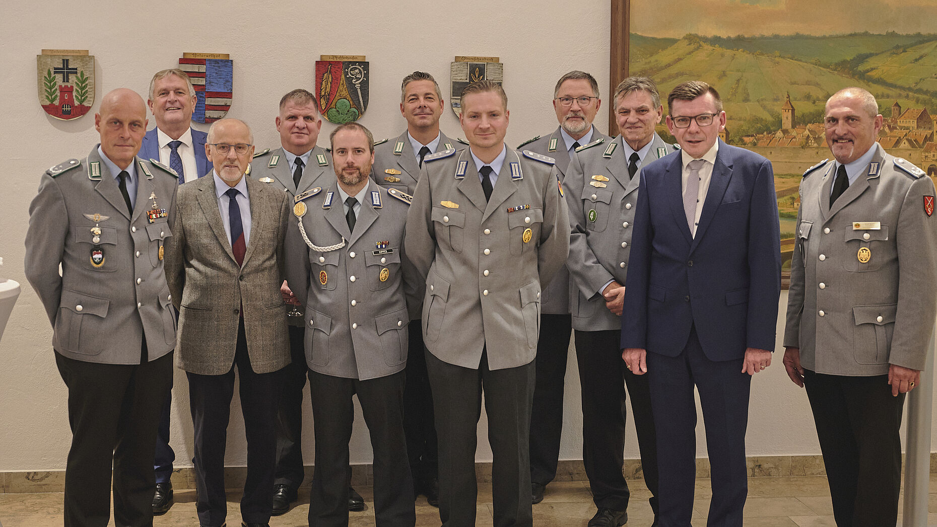 Vertreter der Vorstände der Kameradschaften des DBwV beim Empfang im Hammelburger Rathaus beim Bürgermeister Armin Warmuth. Foto: ik