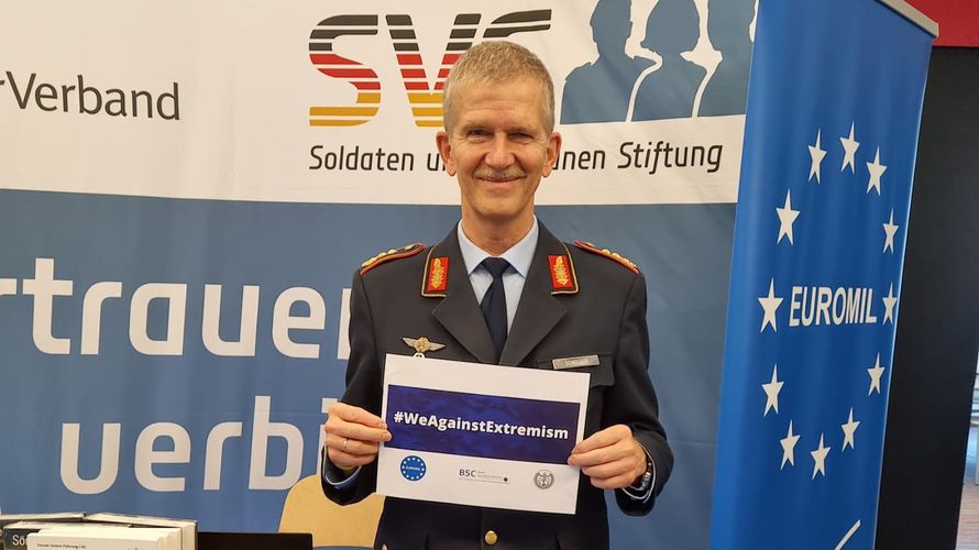 Ein Zeichen gegen Extremismus setzte bei der BSC auch Generalleutnant Martin Schelleis, Inspekteur der Streitkräftebasis. Foto: DBwV