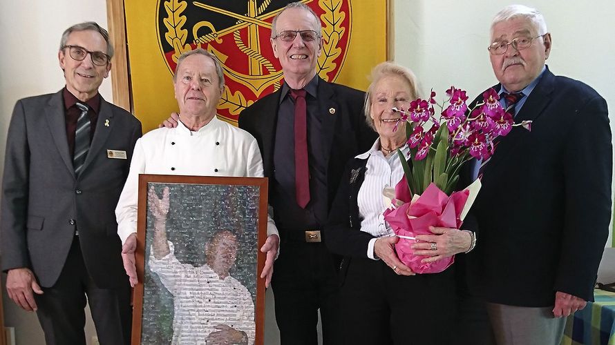 Dem Ehepaar Ludwig und Krimhild Sand dankten die Vorsitzenden Gerhard Stärk (Landesverband Süddeutschland), Albrecht Kiesner (Vorsitzender ERH im Bundesvorstand) und Klaus Voshage. Foto: DBwV/Franz Herrler