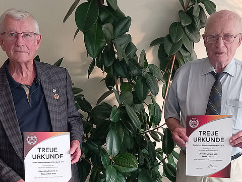 In Faßberg: Die Geehrten Alexander Seitz (l.) und Peter Förster.
