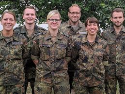 Hauptmann Sarah Fußhöller (v. l.), Hauptgefreiter Dennis Ferner, Stabsunteroffizier Sarah Hähne, Stabsfeldwebel Ingo Henkenjohann, Obermaat Emelie Schönburg und Feldwebel Jan Weise. Foto: DBwV