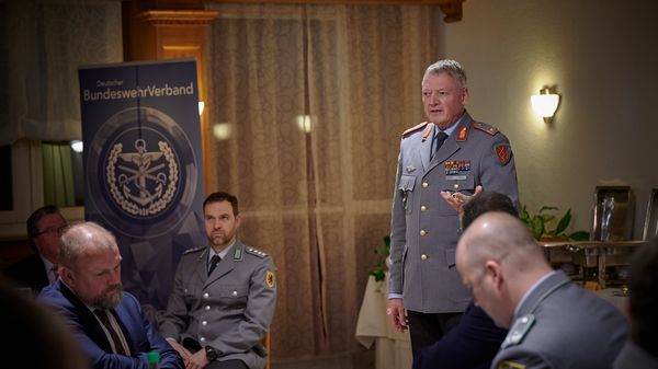 Kommandeur der Infanterieschule und General der Infanterie in Hammelburg, Brigadegeneral Michael Matz, sieht in der Forderung nach Verteidigungsfähigkeit eine gesamtgesellschaftliche Aufgabe. Foto: Ingo Kaminsky