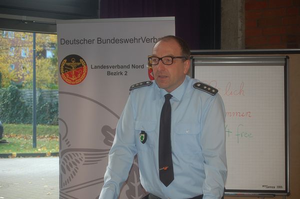 Dirk Sommer leitete die Veranstaltung im Hotel Altes Stahlwerk. Foto: DBwV