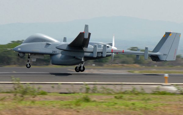 Die Drohne Heron TP, die auch für die Bundeswehr beschafft wird. Foto: picture alliance/dpa