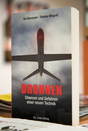 "Es müssen rechtliche Normen entwickelt werden, um den Einsatz von Drohnen zu regeln", so die Autoren.