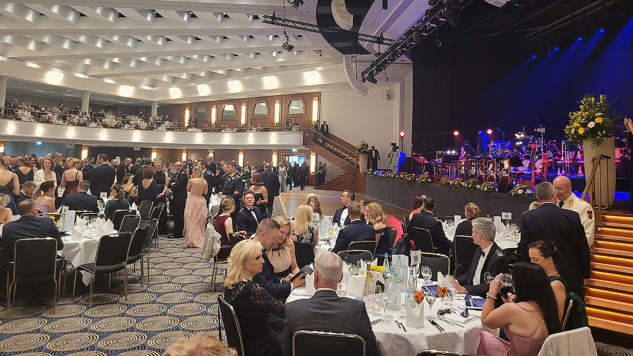 Blick in den Maritim-Saal im gleichnamigen Bonner Hotel, Schauplatz des diesjährigen Ball der Luftwaffe. Foto: DBwV