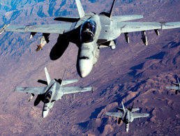 Vier F/A-18 "Super Hornets" im Einsatz über Afghanistan. Das BMVg will 45 Kampfjets aus US-Produktion beschaffen. Foto: U.S. Air Force photo by Staff Sgt. Andy M. Kin