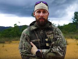 Robert Marc Lehmann misst sich im Dschungel von Belize mit den Soldaten des KSK Foto: Screenshot Bundeswehr