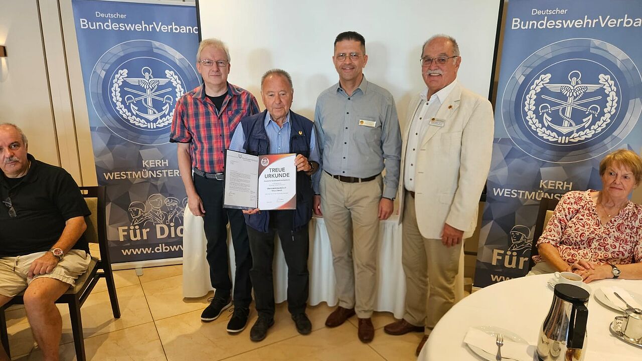 OStFw a.D. Uwe Karsten (von links), OStFw a. D. Klaus Ulbrich, Hptm a.D. Guido Hedemann, OTL a.D. Rudolf Haller. Foto: OStFw a.D. Thomas Heick