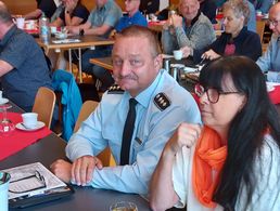 Auch in Begleitung ihrer Ehefrauen ließen sich in Koblenz zukünftige Pensionäre zu den Konsequenzen des Dritten Lebensabschnittes informieren. Foto: Gerald Arleth