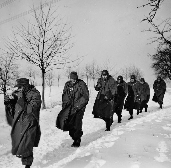 Die Geländeausbildung im Winter. Brigadegeneral Reinhardt, Chef des Truppenamtes, notierte am 16. Februar 1956: „Wenn man die Kompanien bei diesem Wetter im Gelände sieht, sollte man nicht glauben, dass wir die Erfahrungen von 4 Winterfeldzügen haben.“ Foto: Oberstleutnant a.D. Lothar Schuster 