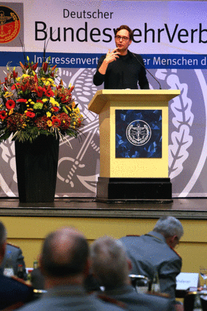 Sascha Friesike, Wissenschaftler von der Universität der Künste Berlin. Foto: DBwV/Mika Schmidt