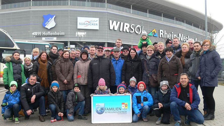 Angehörige von Einsatzsoldaten beim Bundesliga-Fußballspiel in Hoffenheim. Foto: DBwV