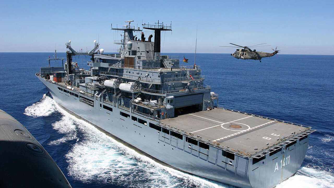 Der Einsatzgruppenversorger "Berlin" startet am Freitag zum Einsatz im Mittelmeer. Die EGV zählen zu den größten Schiffen der Marine. Foto: Bundeswehr