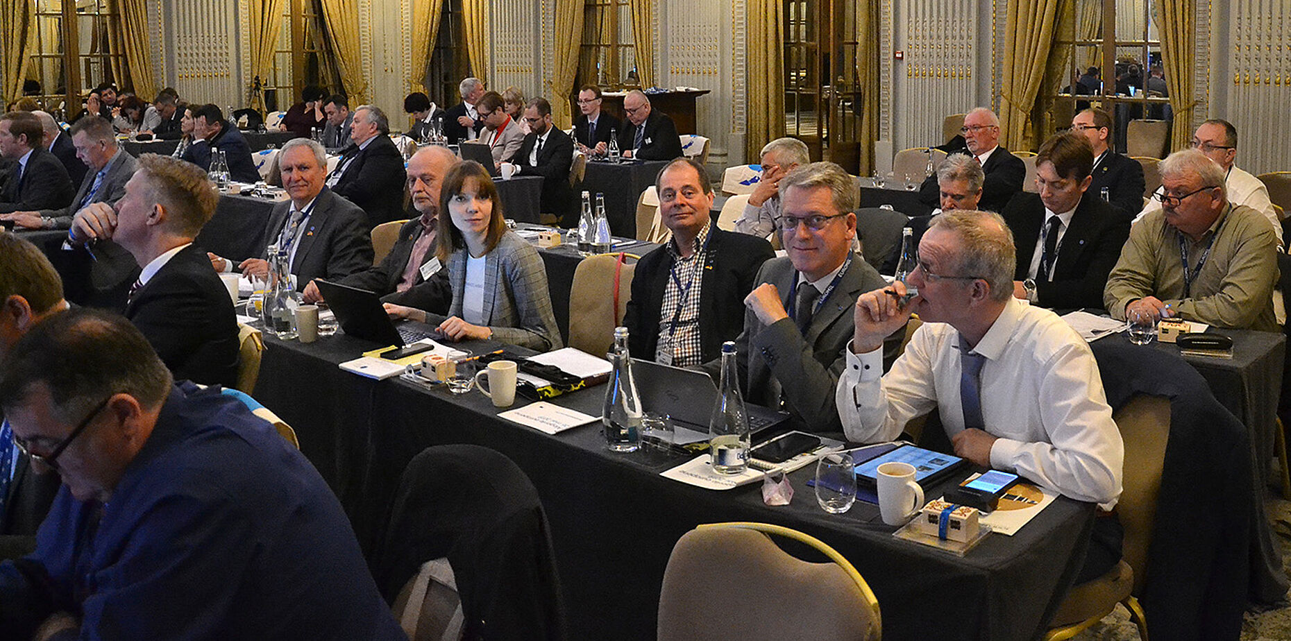 Aufmerksame Zuhörer bei der Sitzung des EUROMIL-Präsidiums in Bukarest. Foto: DBwV