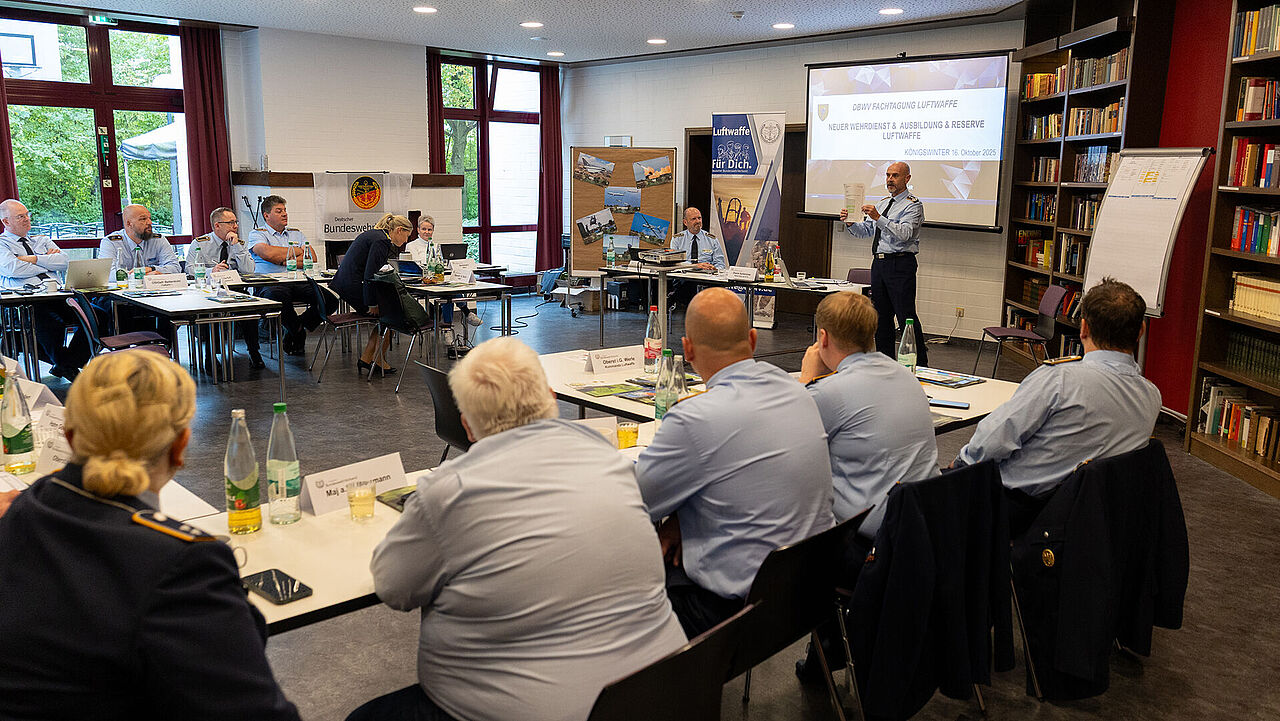 Die Tagung fand im Arbeitnehmer-Zentrum Königswinter statt. Foto: DBwV/Yann Bombeke