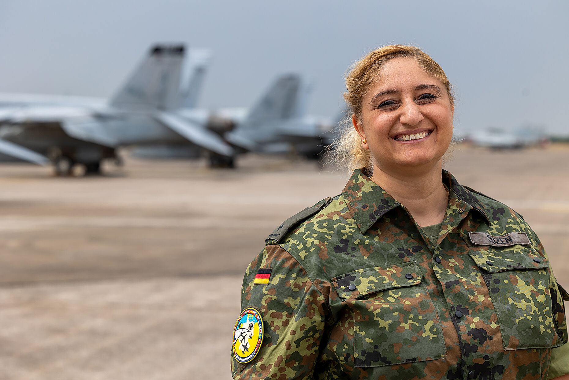 Leutnant Hülya Süzen, stellvertretende Vorsitzende Luftwaffe im DBwV-Bundesvorstand, ist für das PIZ Luftwaffe bei Air Defender dabei. Foto: DBwV/Yann Bombeke