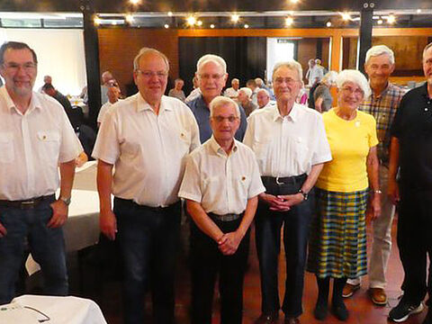 v.l.: Erich Kadach, Heyno Garbe, Willi Heinrichs, Hermann Simon, Winfried Tschek, Carmen Wagner, Ortwin Timm und Hannes Dreier. Foto: DBwV/LV Nord