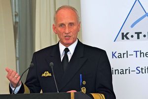 Vizeadmiral Joachim Rühle sieht die Bundeswehr personell gut gerüstet. Foto: DBwV/Henning